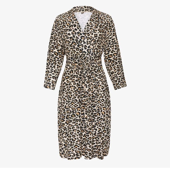 Posh peanut large leopard print robe - Picture 2 of 2